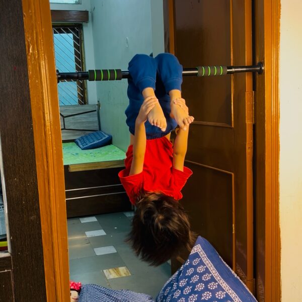 adjustable door frame pull up bar home gym chin up equipment with soft padded handles