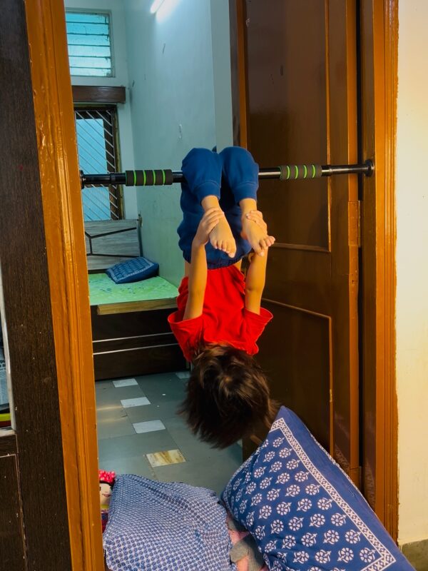 adjustable door frame pull up bar home gym chin up equipment with soft padded handles